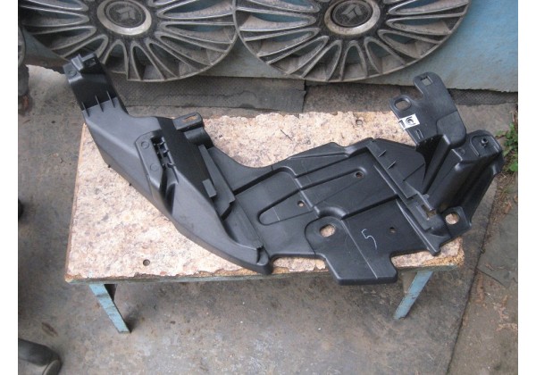 Кронштейн бампера передній правий Renault Megane III, 09-14, 622220003R